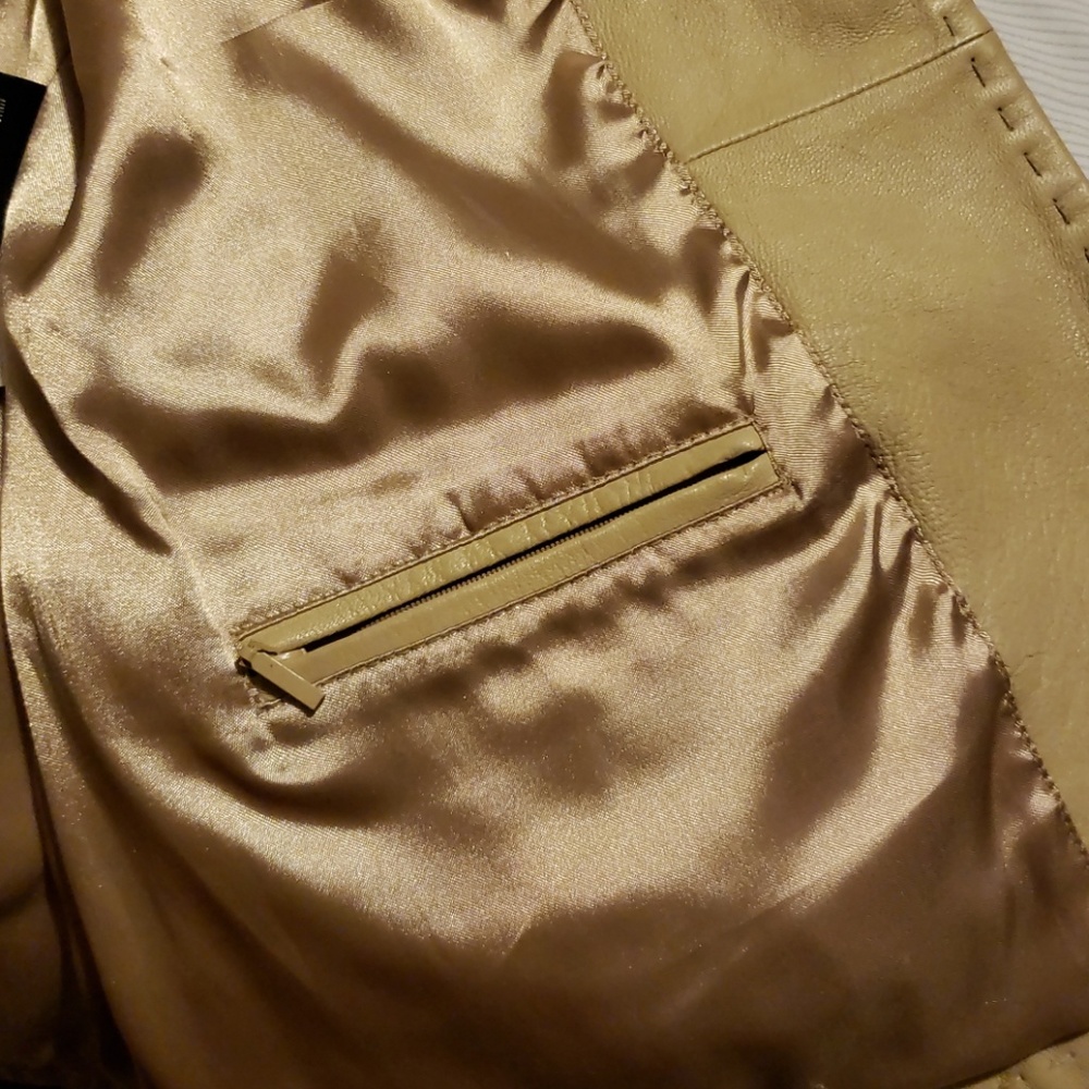 Leather jacket - Picture 3 of 4